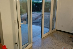 Cambio de puerta con fijos laterales Planas del Rey