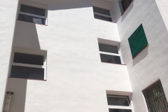 Ventanas compuesta fijo inferior abatible superior.Edificio Miami Playa Fachada Sur